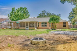 House (3 Bedrooms) | Interior - Pensacola Home w/ Large Yard: 4 Mi to Beach (Pensacola)