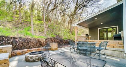 Scenic Yankton Retreat w/ Fire Pit: 1 Mi to Lake!
