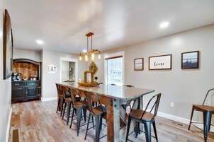 House (5 Bedrooms) | Interior