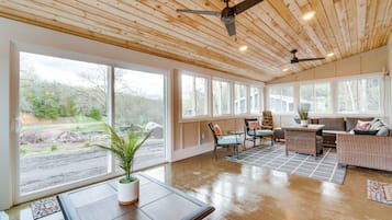 House (5 Bedrooms) | Interior