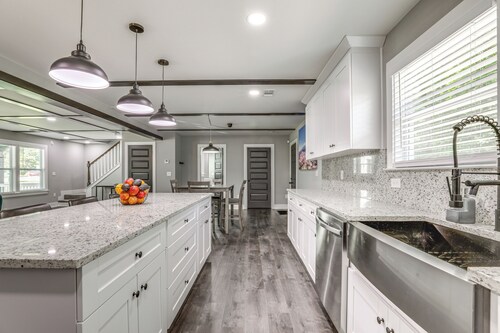 Modern Decatur Gem w/ Deck, 10 Mi to Atlanta