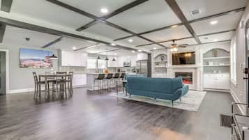 House (4 Bedrooms) | Interior