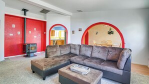 Unclassified image, 2 of 35, button - Page Home: Deck & Fire Pit, 6 Mi to Horseshoe Bend (Page)