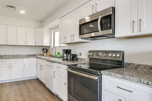 ハウス (3 Bedrooms) | 専用キッチン | 電子レンジ、オーブン、コンロ、食器洗い機