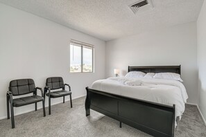 ハウス (3 Bedrooms) | 3 室のベッドルーム、アイロン / アイロン台、ベッドシーツ