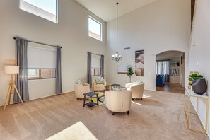House (3 Bedrooms) | Interior
