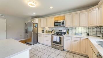 House (2 Bedrooms) | Interior