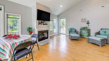 House (2 Bedrooms) | Interior