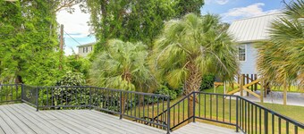 New Bern Home w/ Water View ~ 6 Mi to Downtown!