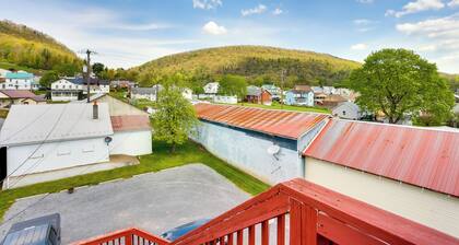Cozy Loganton Vacation Rental in Amish Country!