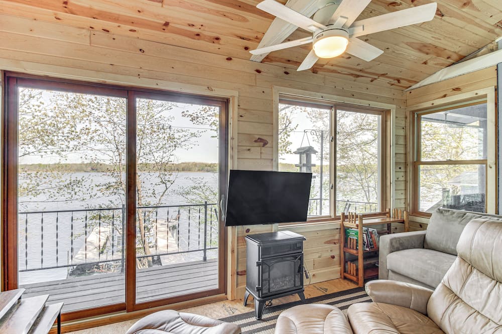 Waterfront Spirit Lake Cabin w/ Boat Rental! - Palisade, MN