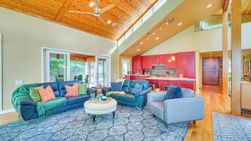 House (5 Bedrooms) | Interior