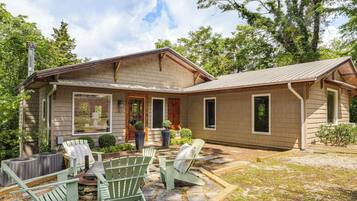 House (4 Bedrooms) | Front of property