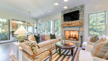 House (3 Bedrooms) | Depan hartanah