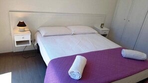 2 bedrooms, soundproofing, iron/ironing board, free WiFi - Blue Villa (Fontane Bianche)