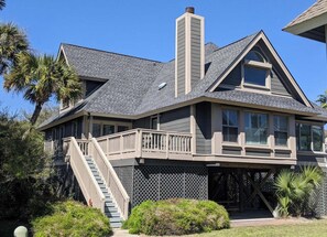 Exterior - WONDERFUL COASTAL COTTAGE / Sleeps 10 / OCEAN VIEWS AND COMMUNITY POOL ACCESS (Isle of Palms)
