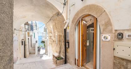 3929 Casa Ferrante by Barbarhouse
