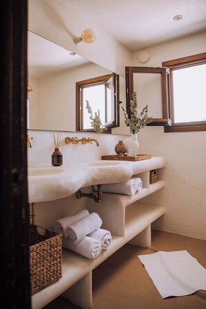 Shower, hair dryer, towels, soap - The June Boutique Villa - Luxury Ibiza Villa in Benissa (VC)