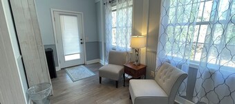 Ground floor, Two queen Beds - Room 6 The Inn at Dirickson Creek