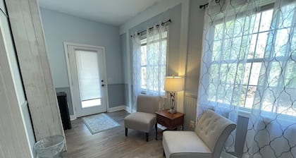 Ground floor, Two queen Beds - Room 6 The Inn at Dirickson Creek