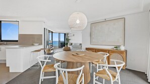 Dining - Acapulco Deluxe 2 Bedroom Apartment - CoastHM (Surfers Paradise)