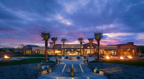 Mountain View’s with this new  3 bedroom home located in Trilogy Verde River