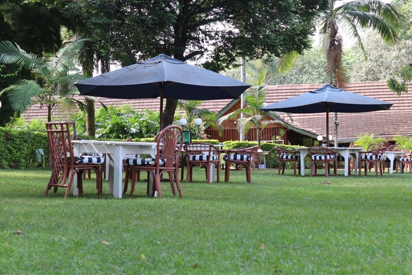 Front of property - IZAAK WALTON INN EMBU (Embu)
