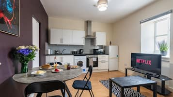 Frigorífic, microones, forn i placa de cuina