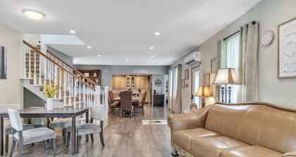 Mommyc's Villa Fun House 4 Bedroom Home by RedAwning