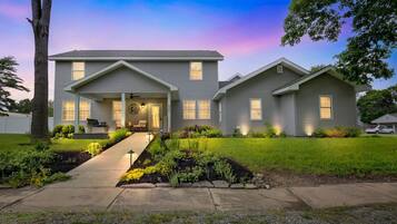 House, 4 Bedrooms | Exterior