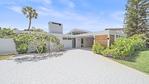Exterior - The Windward House 3 Bedroom Home by RedAwning (Siesta Key)