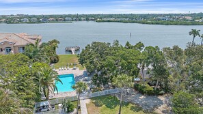 Condo, 2 phòng ngủ | Cảnh từ trên cao