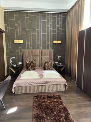 2 chambres, fer et planche à repasser, Wi-Fi, draps fournis