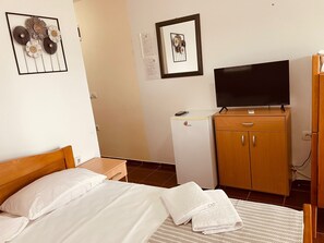 1 bedroom, WiFi, bed sheets - Apartmens Sea House Dobra Voda (Dobre Vode)