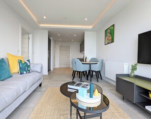 En 30-tommers smart-TV med digitale kanaler