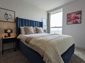 Skrivebord og wi-fi (inkludert)