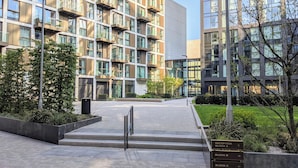 A modern building with multiple balconies and a well-maintained courtyard. - Charles Hope Manchester Centre (Manchester)