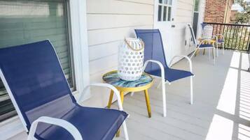 Departamento, vista a la ciudad | Vista al jardín