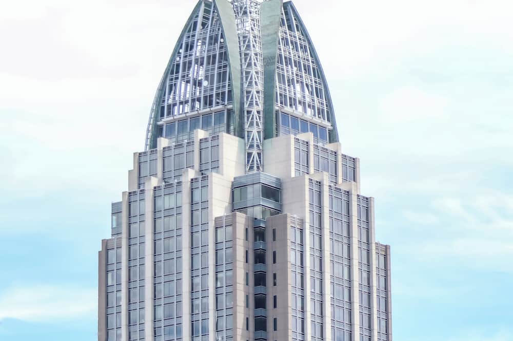 Downtown Cozy 2 BR Apt - 4min drive MardiGras Park