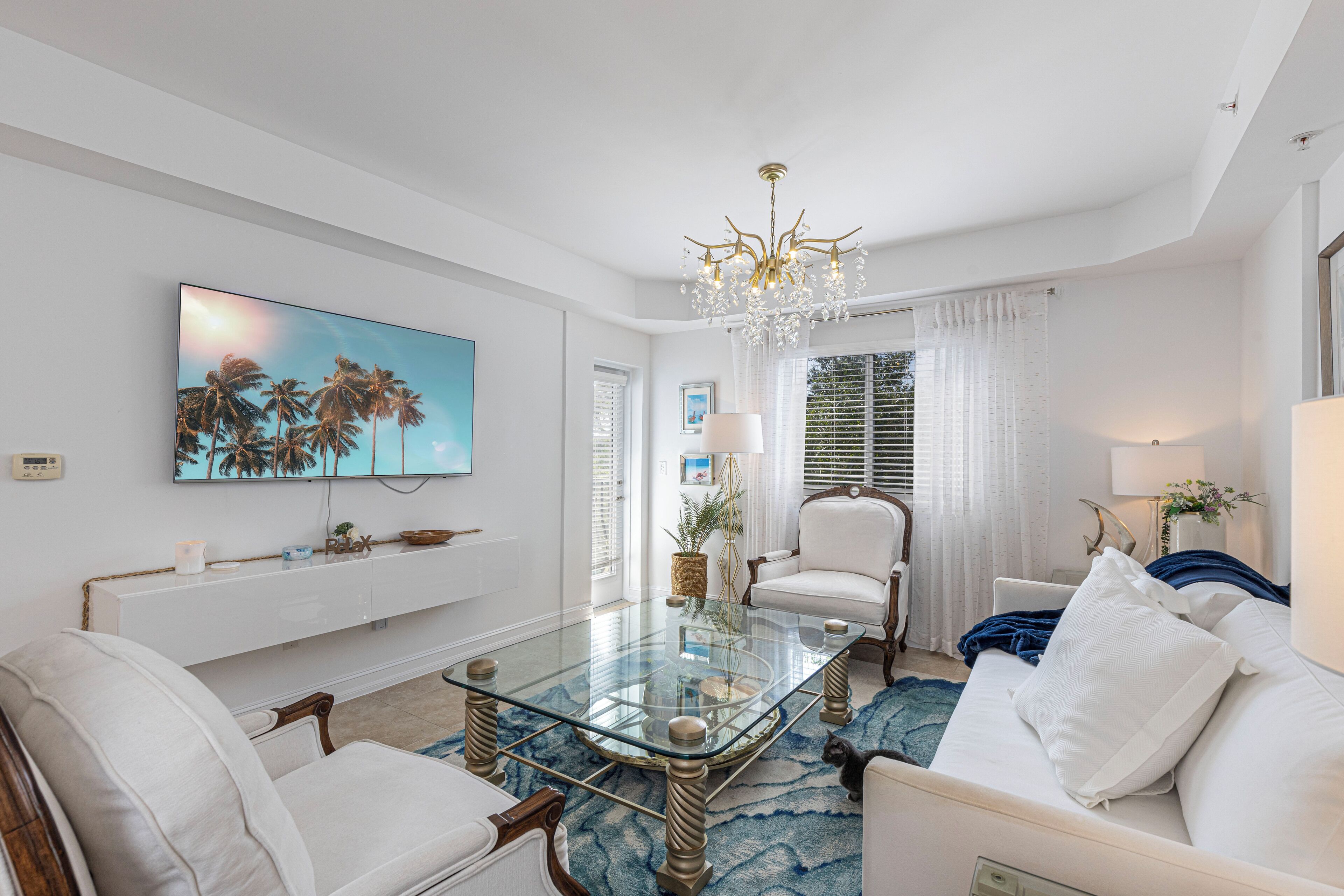 Modern Condo close to Clam Pass Beach