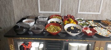 包含每日自助早餐