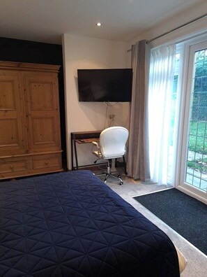 1 chambre, fer et planche Ă repasser, Wi-Fi, draps fournis