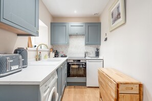 茶具/咖啡用具、冰箱、烤箱、洗碗机