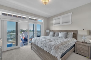 4 bedrooms, desk, free WiFi, bed sheets - 3 Sky-High Ocean-View Decks, Hot Tub, 2 King Suites in this Olivia Beach Beauty! (Lincoln City)