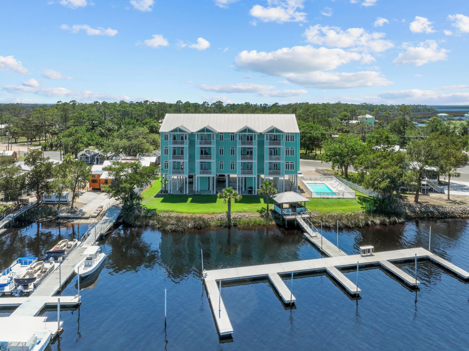 The River Shack - Rivers Edge Condo 3D, Bldg 2 - Assigned Boat Slip & Pool!  