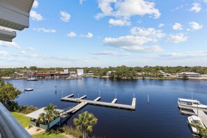Marina - The River Shack - Rivers Edge Condo 3D, Bldg 2 - Assigned Boat Slip & Pool! (Steinhatchee)