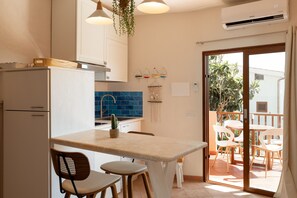Frigorifero, lavastoviglie, macchina per tè/caffè, bollitore elettrico