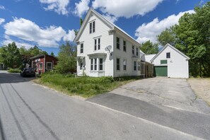Exterior - DOWNTOWN BRIDGTON, SHORT WALK TO HIGHLAND LAKE (BRIDGTON)