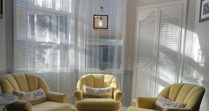 Room 5 - The Inn at Dirickson Creek -- King bed, Two twins, Perfect for Families