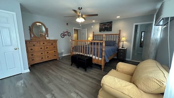 1 bedroom, iron/ironing board, free WiFi, bed sheets